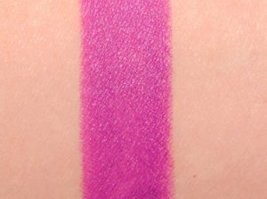 heroine lipstick by MAC swatch