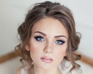 Wedding Makeup Trends This Year bridewearing professional makeup