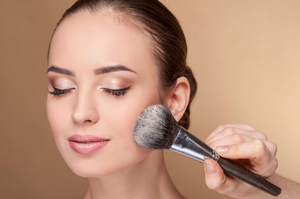 How to Apply Loose Powder: Tips & Tricks (Reviewed February 2019)