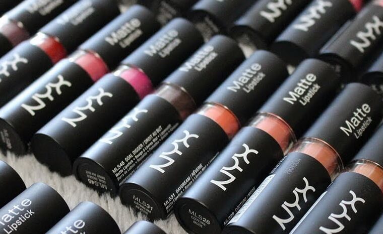 nyx matte lipsticks in different colors layout