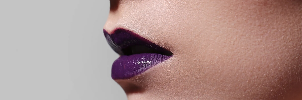 Plum lips as a makeup trend