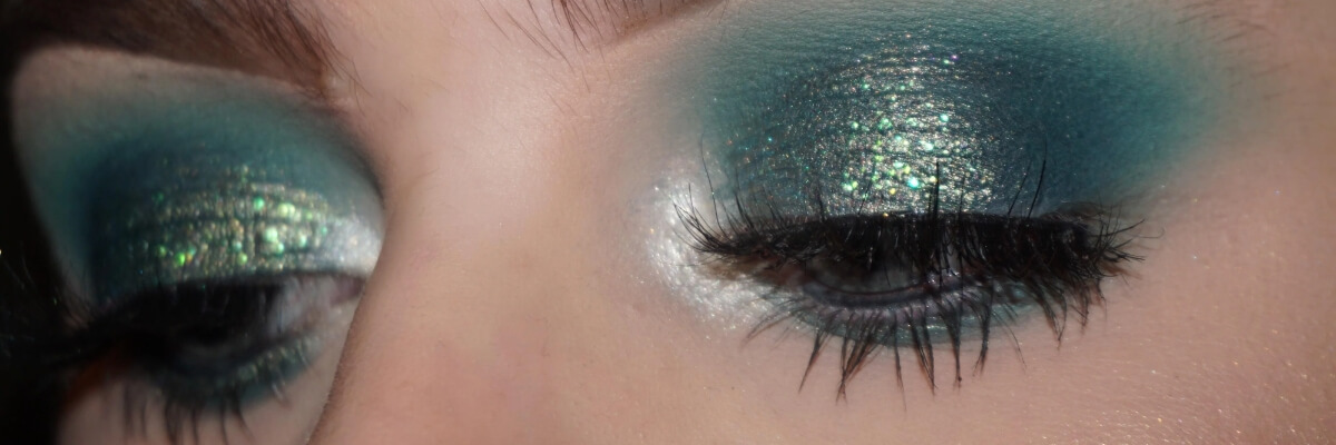 green eyeshadow in makeup 2022