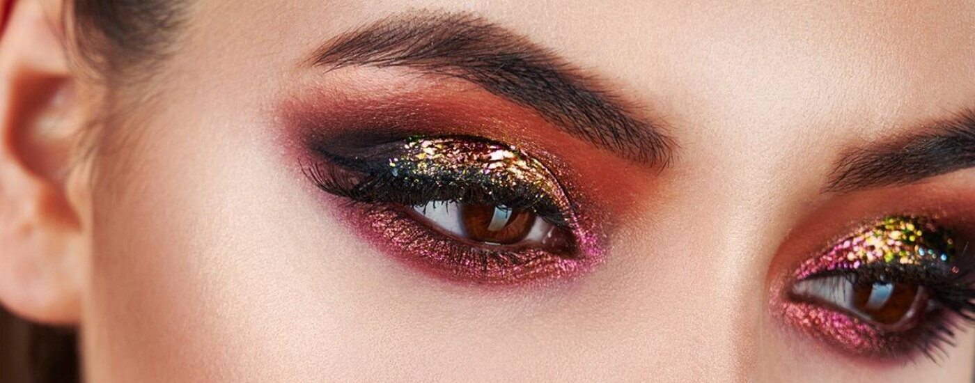 Lady with glitter eyeshadow makeup