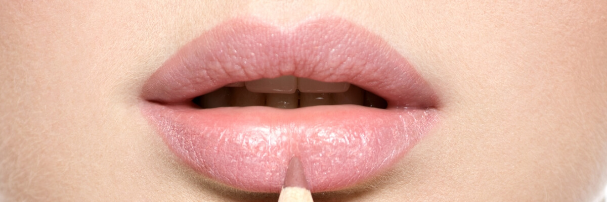 Lip pencil application