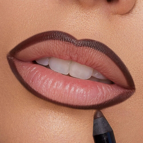 Dark eye liner for kayal used as a lip liner