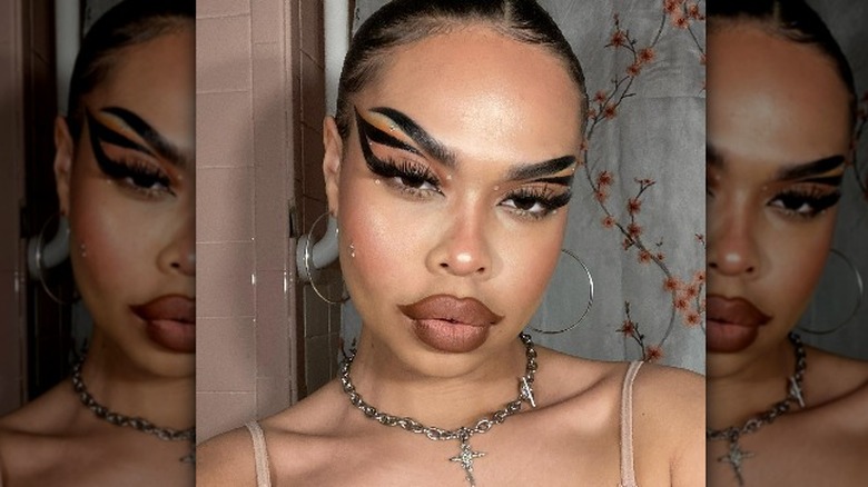 Influencer with winged lips
