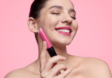 How To Apply Liquid Lipstick Like A Pro