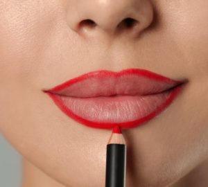 How To Overline Your Lips For A Plumper Look