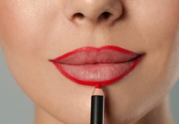 How To Overline Your Lips For A Plumper Look