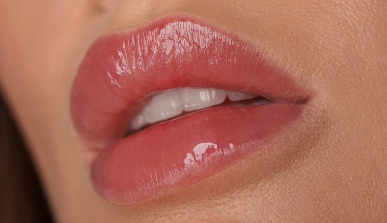 How To Prevent Dry, Flaky Lips