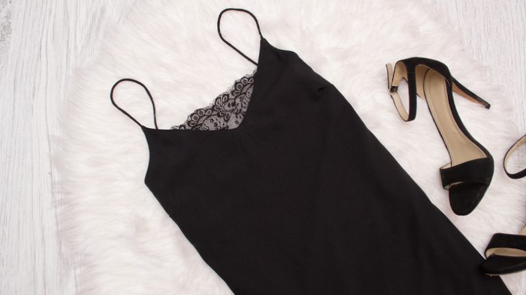 Perfect Slip Dress Styles To Nail The '90s Minimalist Aesthetic