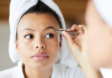 Tips For Easing The Pain When Tweezing Your Eyebrows