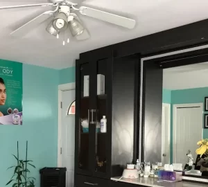 beauty studio with a ceiling fan