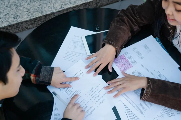 How Community Networks Shape Learning Outcomes