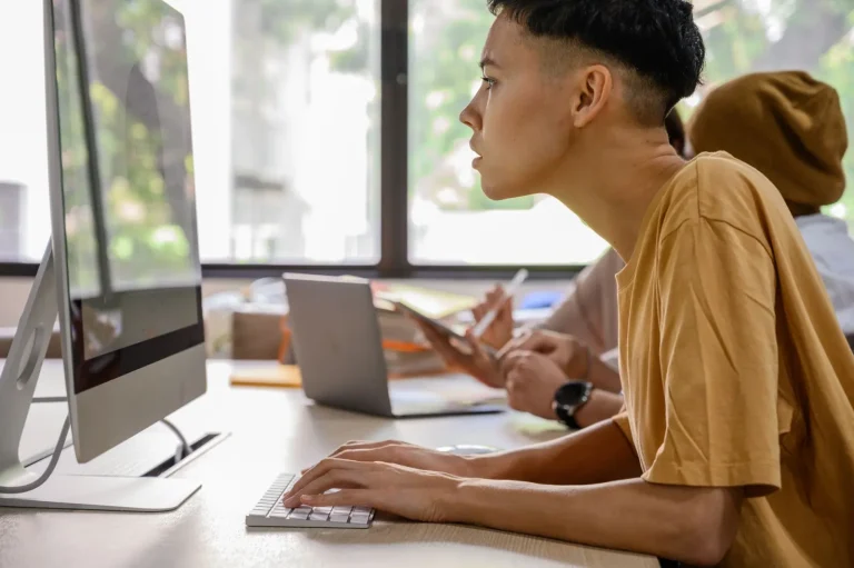 How Professionals Actually Learn New Technology at Work