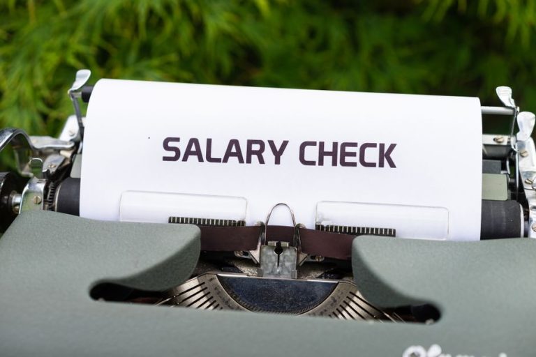 The Middle Career Plateau in Salary Growth
