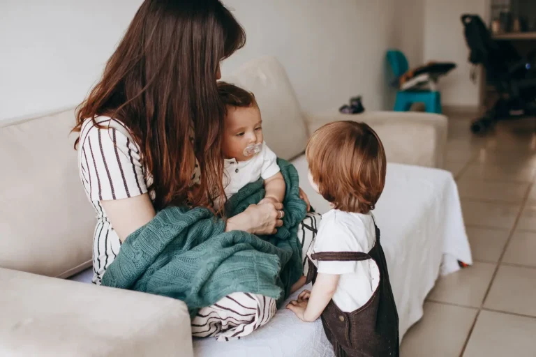 When One Parent Becomes the Default